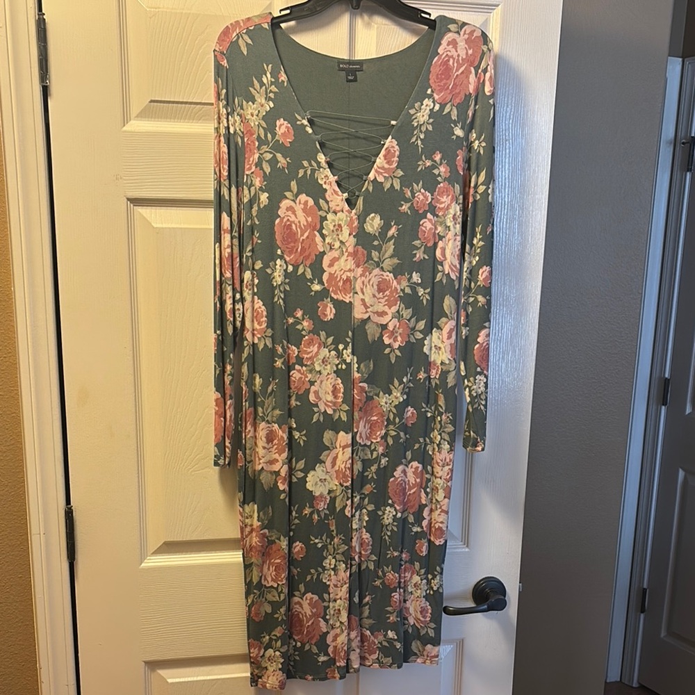 BOLD elements Green and Pink Long Sleeve V-Neck Sundress